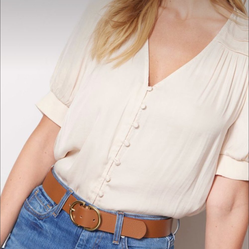 Evereve Audrina Satin Button Blouse size medium in tan cream